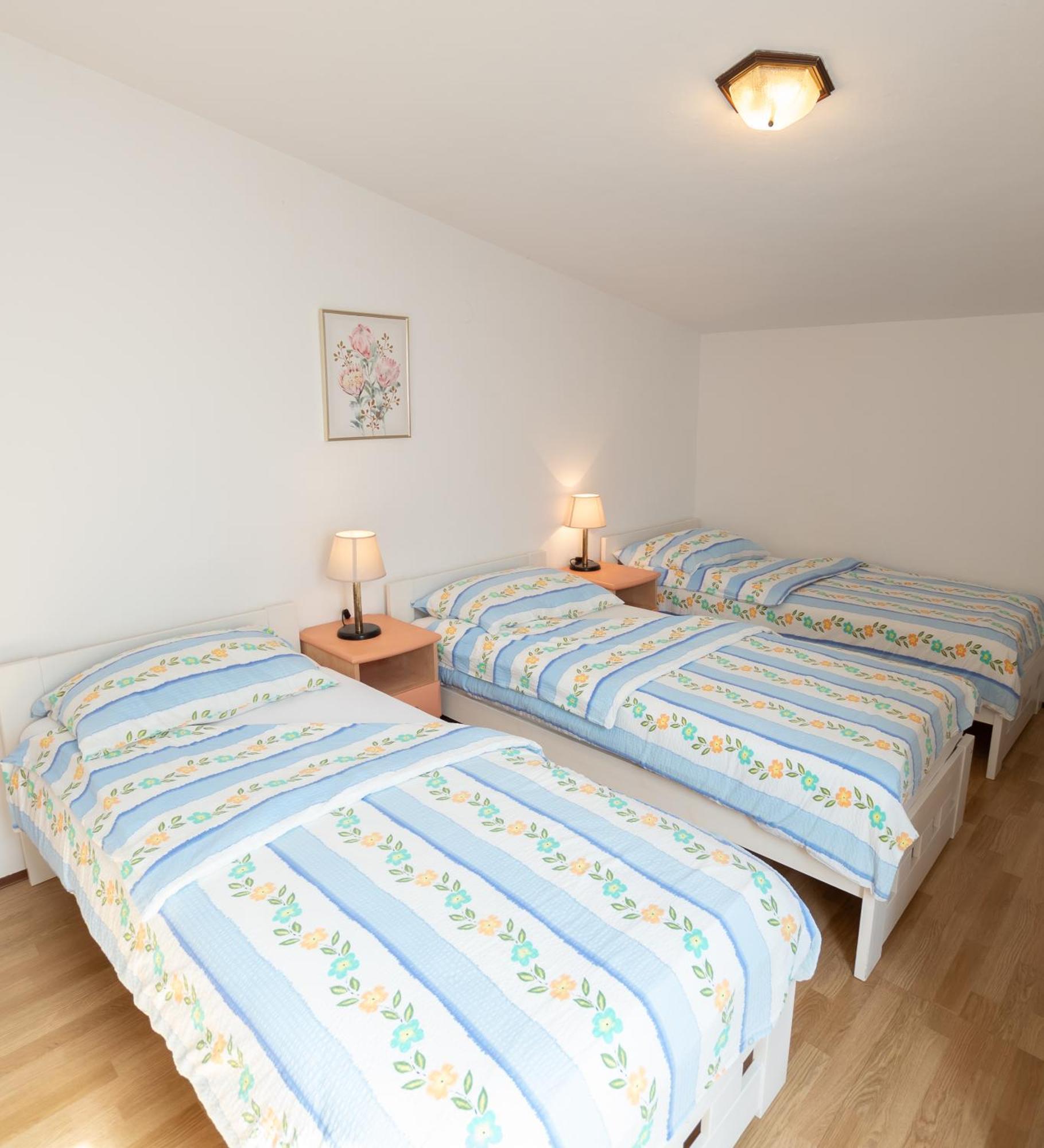 Apartments Mira 645 โปเรช ภายนอก รูปภาพ
