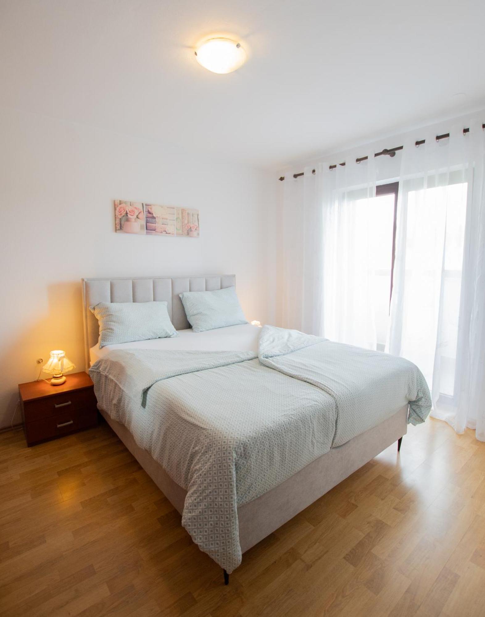 Apartments Mira 645 โปเรช ภายนอก รูปภาพ